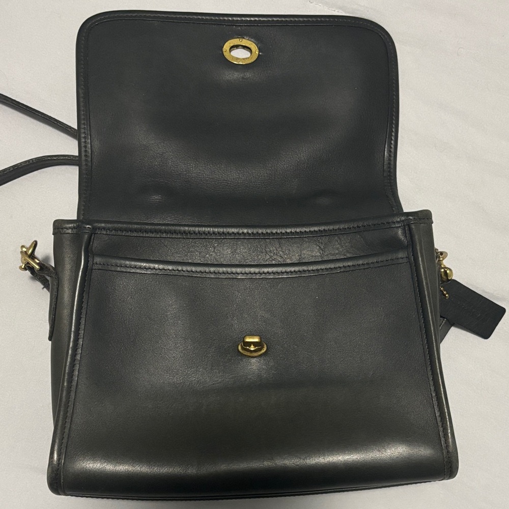 Vintage Coach - Picture 3 of 7